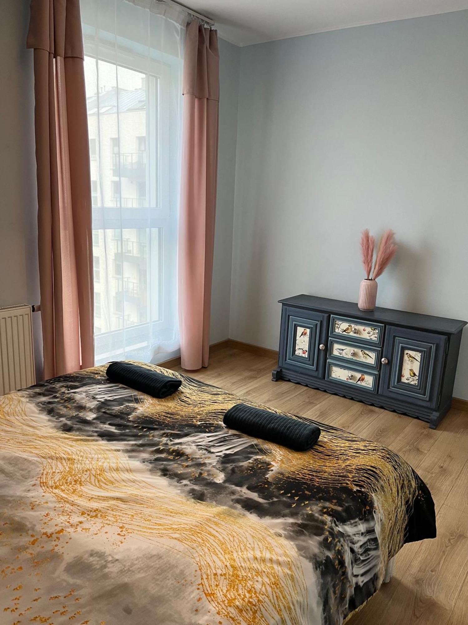 Oldtown Retro Apartment By Marina With Balcony For 6 People Гданск Екстериор снимка