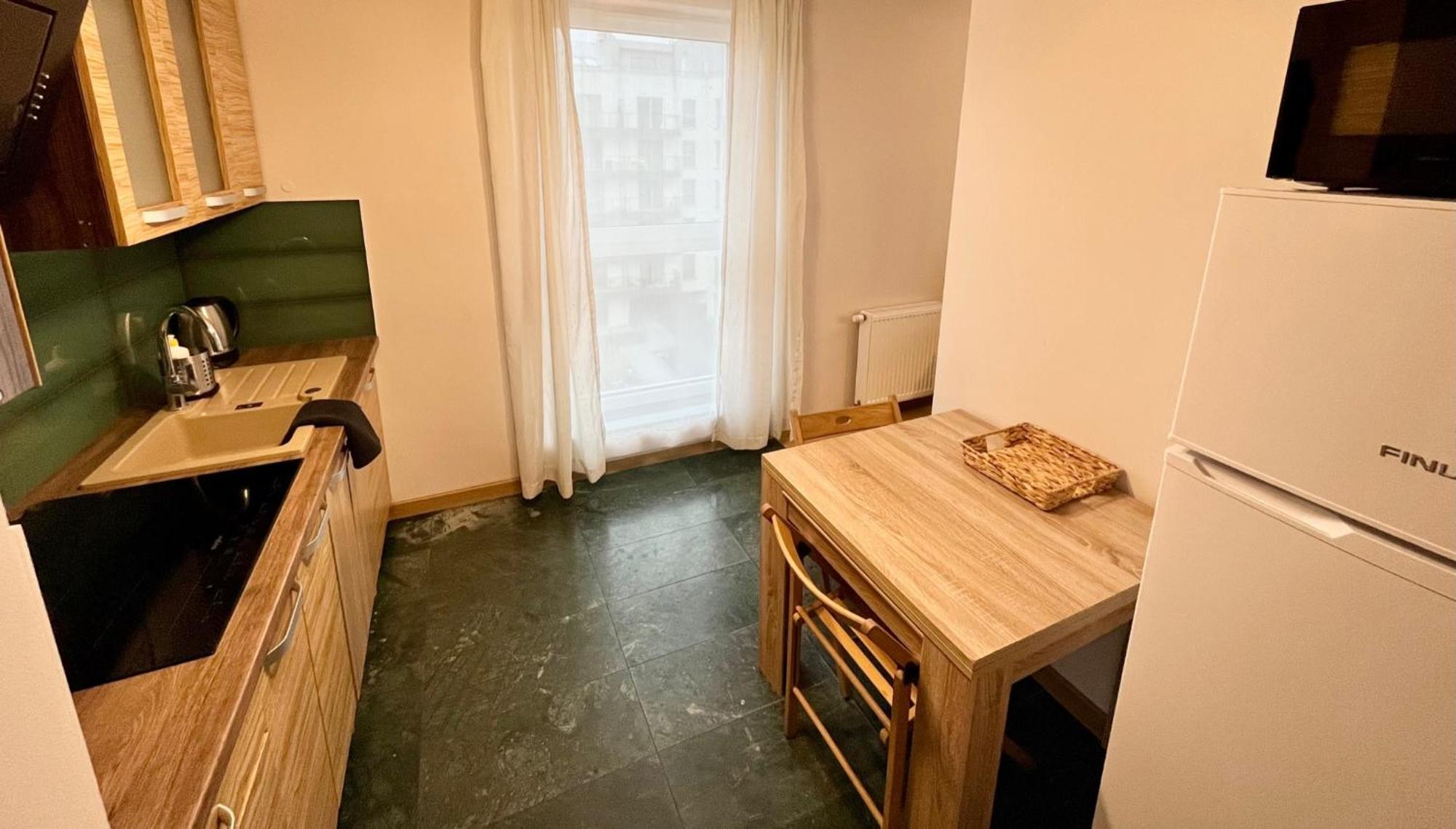 Oldtown Retro Apartment By Marina With Balcony For 6 People Гданск Екстериор снимка