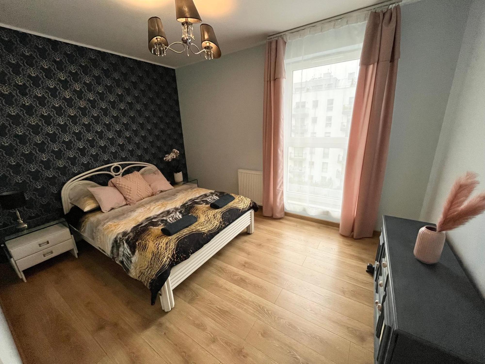 Oldtown Retro Apartment By Marina With Balcony For 6 People Гданск Екстериор снимка